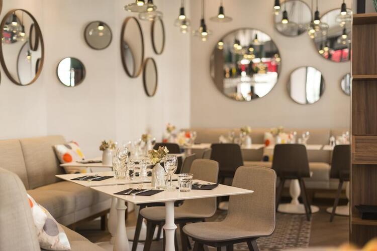 steakhouse ambiance